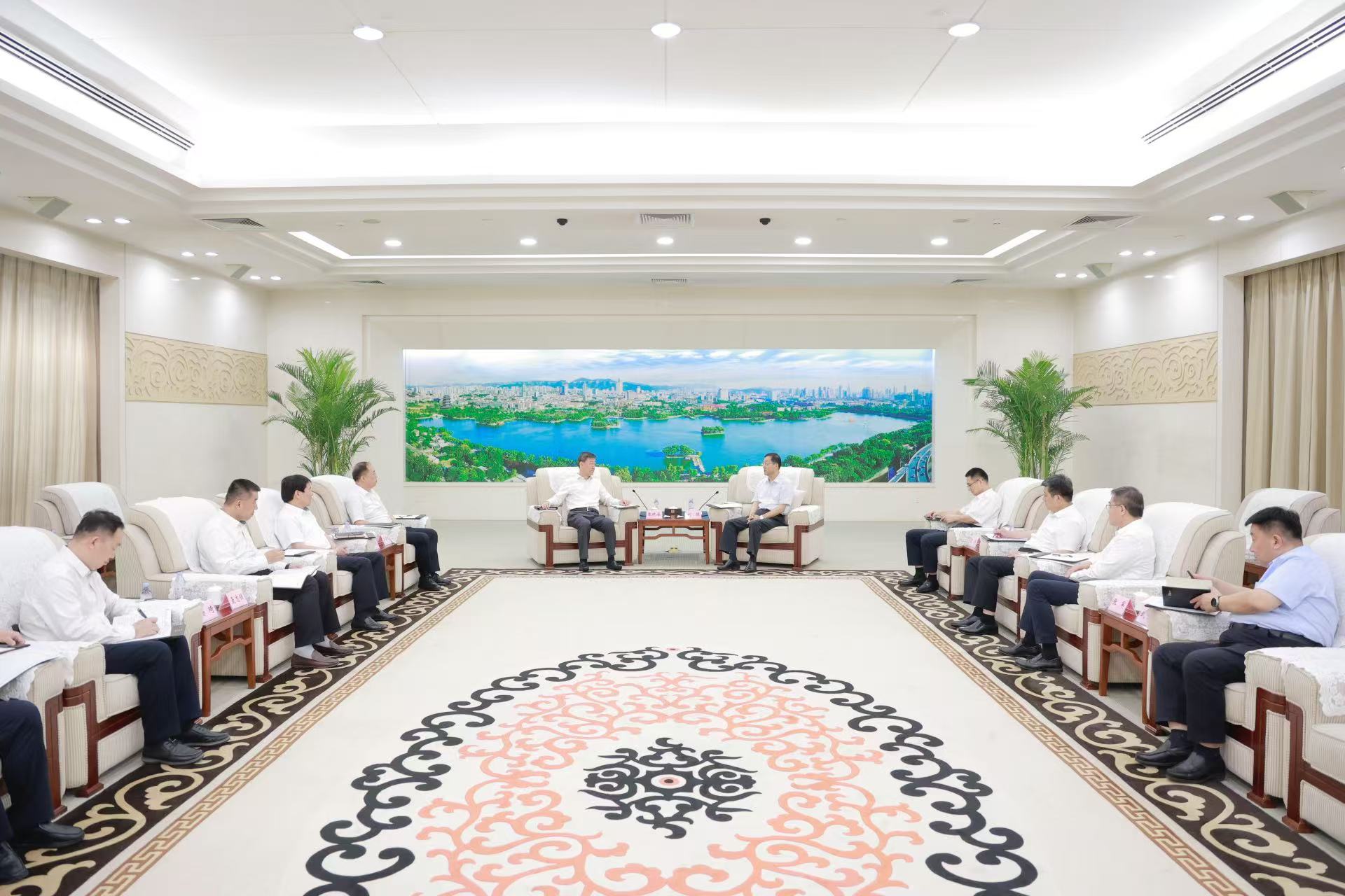 張曉海拜會濟南市委書記劉強